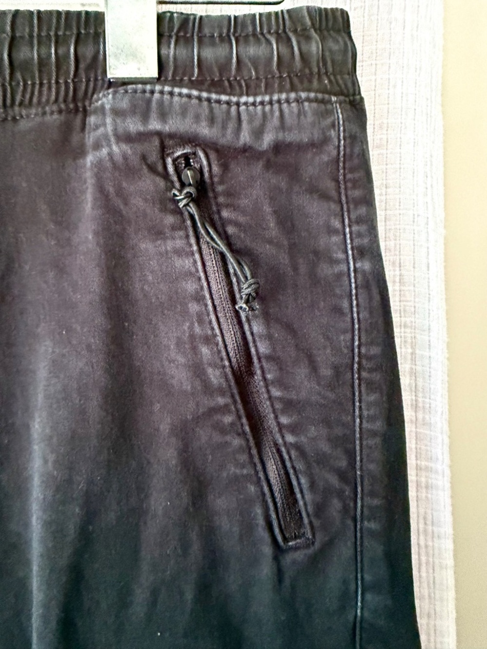 Hollister Men's Black size XL Pocket Advanced Stretch Cargo Jogger Pant - Picture 5 of 6